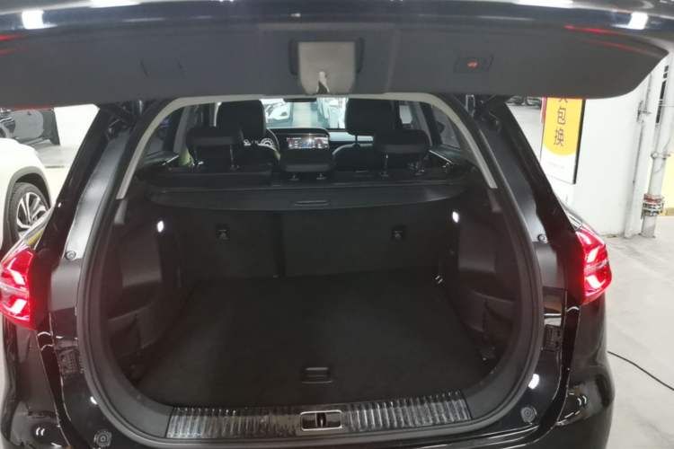 Used Hongqi HS5 2022 Revised Version 2.0T Smart Connect Flagship Edition Trunk