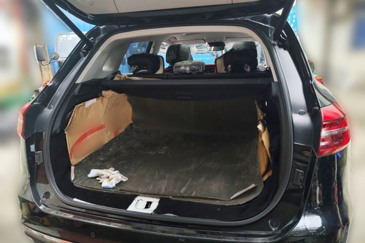 Used Hongqi HS5 2022 Revised Version 2.0T Smart Connect Flagship Edition Trunk