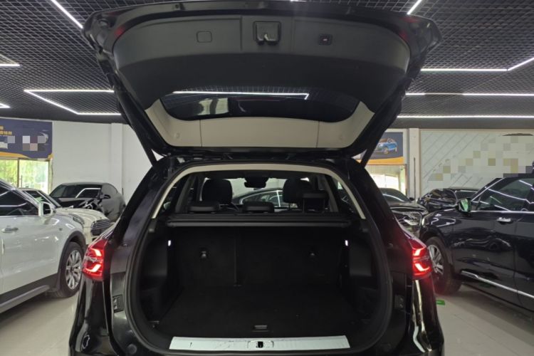 Used Hongqi HS5 2022 Revised Version 2.0T Smart Connect Flagship Edition Trunk