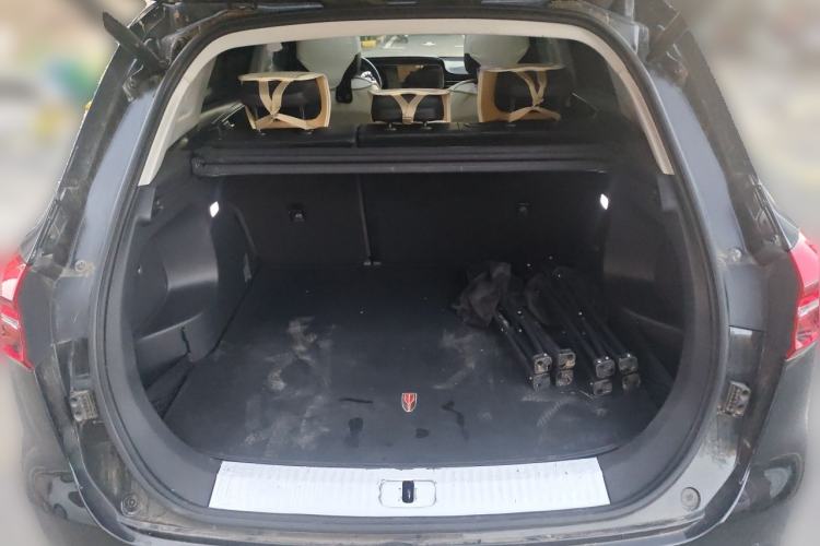 Used Hongqi HS5 2022 Facelifted Version 2.0T Smart Connect Flagship All-Wheel-Drive Edition Trunk
