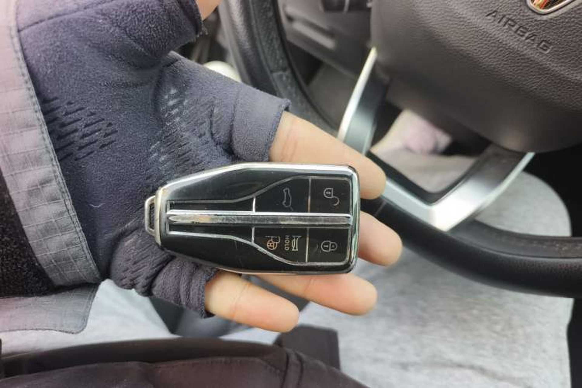 Used Hongqi HS5 2022 Revised Version 2.0T Smart Connect Flagship Edition Vehicle Key