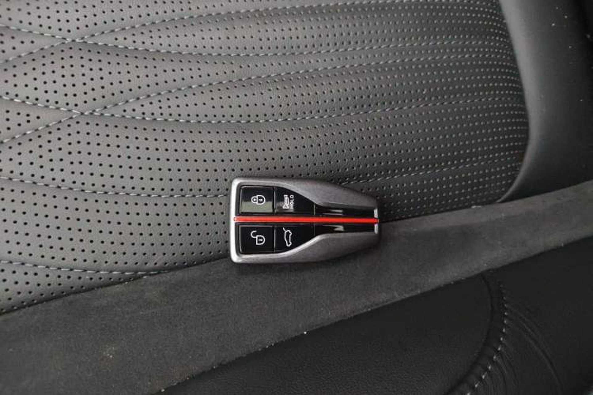 Used Hongqi HS5 2022 Revised Version 2.0T Smart Connect Flagship Edition Vehicle Key