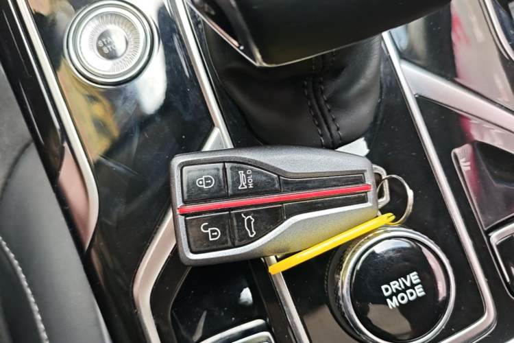 Used Hongqi HS5 2022 Facelifted Version 2.0T Smart Connect Flagship All-Wheel-Drive Edition Vehicle Key