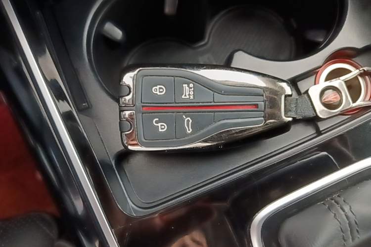 Used Hongqi HS5 2022 Revised Version 2.0T Smart Connect Flagship Edition Vehicle Key