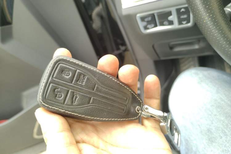 Used Hongqi HS5 2022 Facelifted Version 2.0T Smart Connect Flagship All-Wheel-Drive Edition Vehicle Key