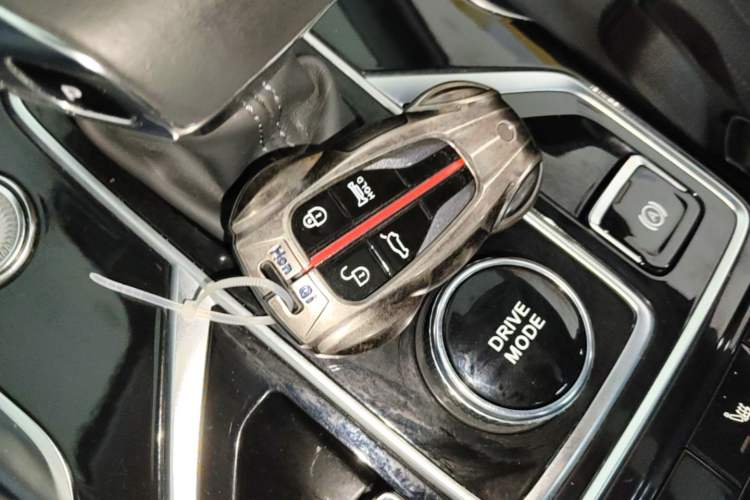 Used Hongqi HS5 2022 Revised Version 2.0T Smart Connect Flagship Edition Vehicle Key