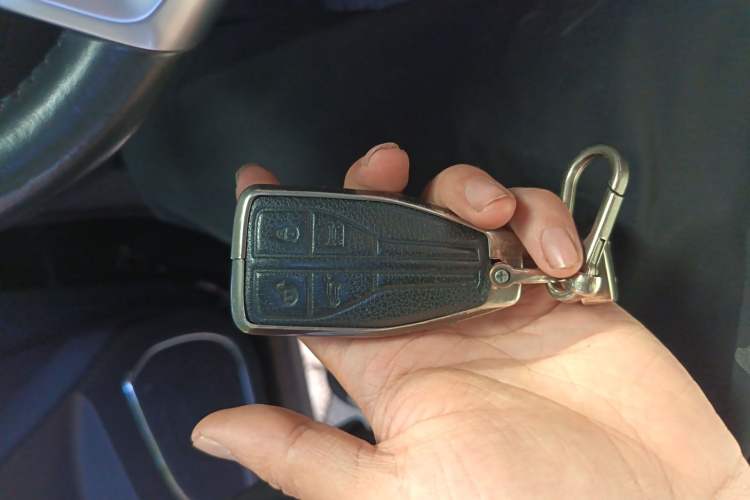 Used Hongqi HS5 2022 Revised Version 2.0T Smart Connect Flagship Edition Vehicle Key