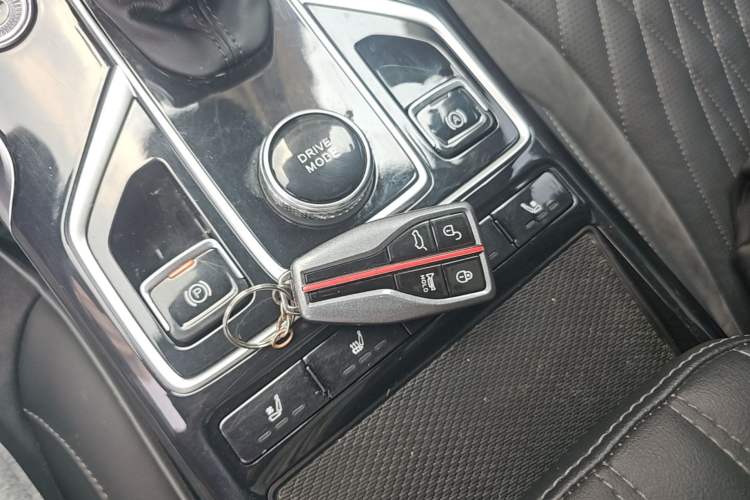 Used Hongqi HS5 2022 Revised Version 2.0T Smart Connect Flagship Edition Vehicle Key