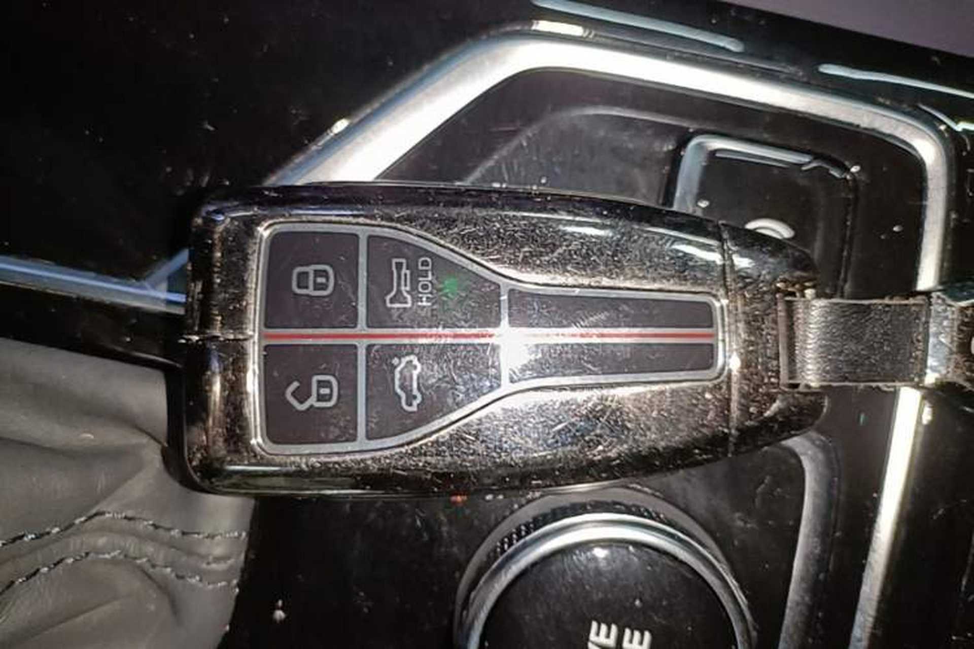 Used Hongqi HS5 2022 Facelifted Version 2.0T Smart Connect Flagship All-Wheel-Drive Edition Vehicle Key