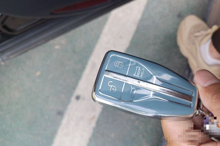 Used Hongqi HS5 2022 Revised Version 2.0T Smart Connect Flagship Edition Vehicle Key