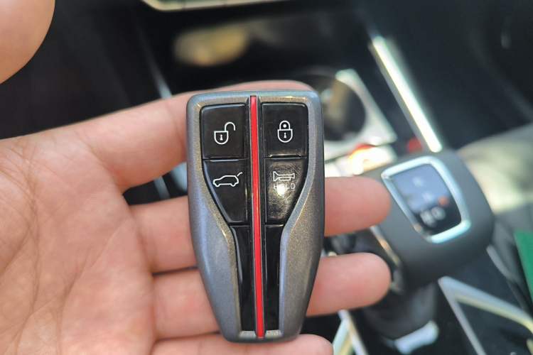Used Hongqi HS5 2022 Revised Version 2.0T Smart Connect Flagship Edition Vehicle Key