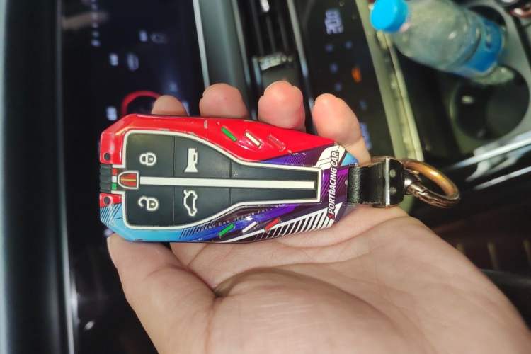 Used Hongqi HS5 2022 Facelifted Version 2.0T Smart Connect Flagship All-Wheel-Drive Edition Vehicle Key