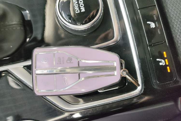 Used Hongqi HS5 2022 Revised Version 2.0T Smart Connect Flagship Edition Vehicle Key