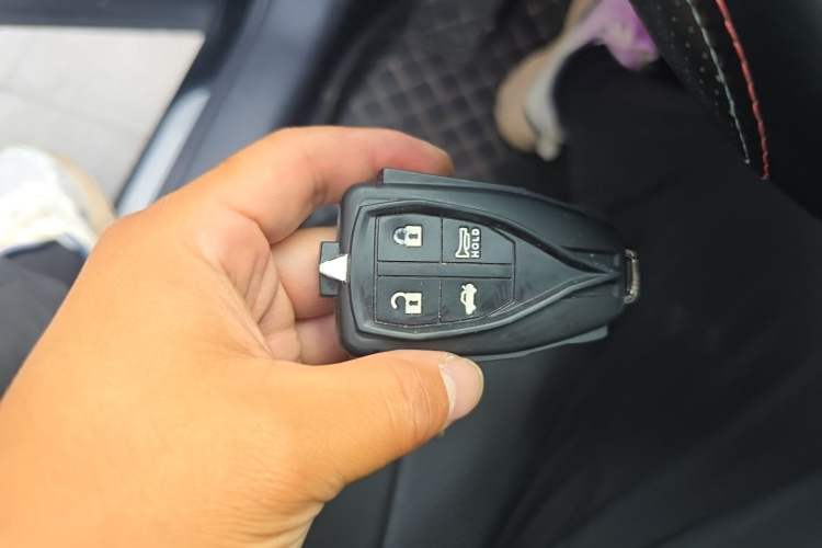 Used Hongqi HS5 2022 Revised Version 2.0T Smart Connect Flagship Edition Vehicle Key