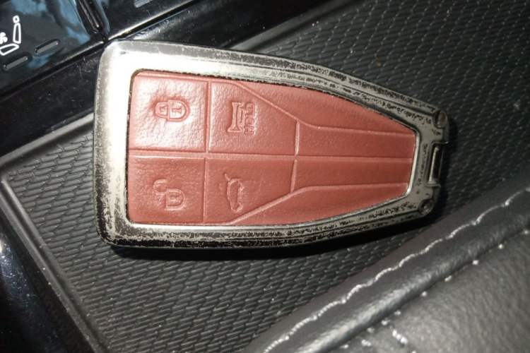 Used Hongqi HS5 2022 Revised Version 2.0T Smart Connect Flagship Edition Vehicle Key