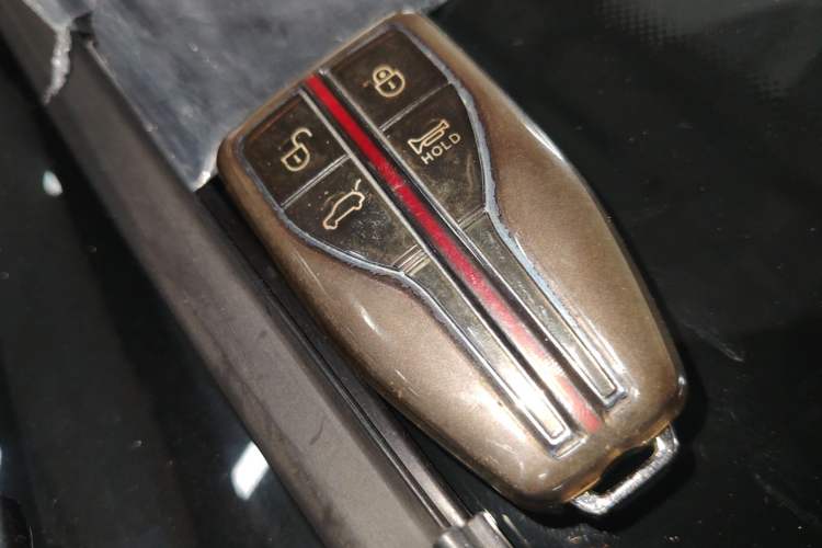 Used Hongqi HS5 2022 Revised Version 2.0T Smart Connect Flagship Edition Vehicle Key