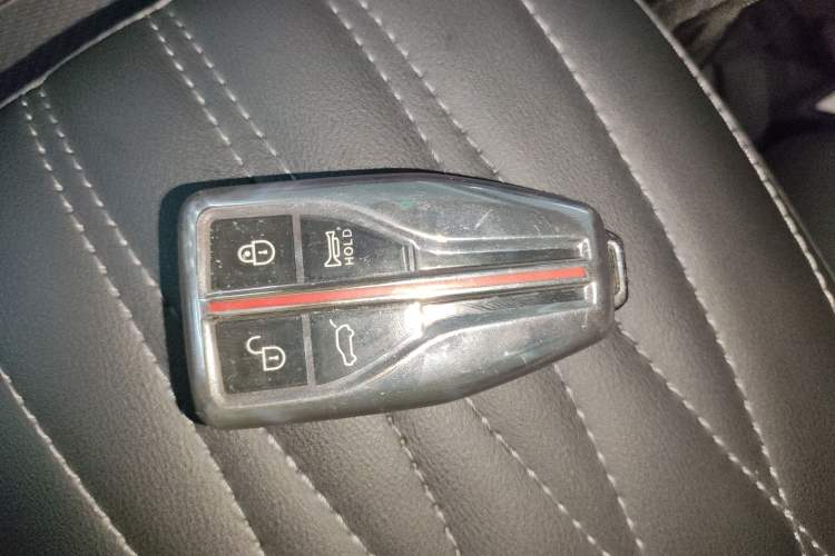 Used Hongqi HS5 2022 Revised Version 2.0T Smart Connect Flagship Edition Vehicle Key