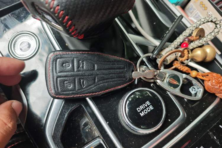 Used Hongqi HS5 2022 Facelifted Version 2.0T Smart Connect Flagship All-Wheel-Drive Edition Vehicle Key