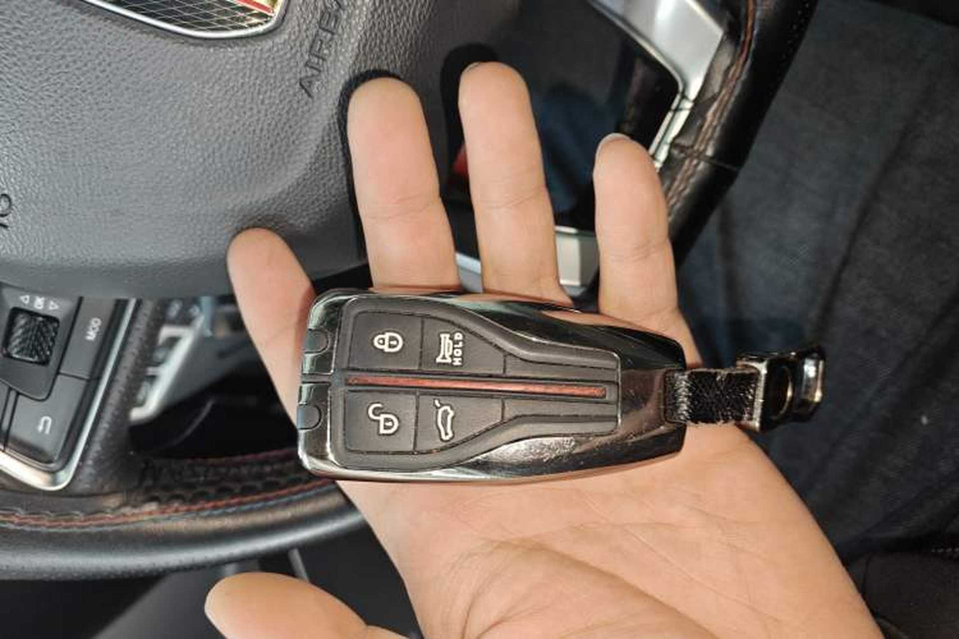 Used Hongqi HS5 2022 2.0T Smart Connect Flagship Enjoyment Purchase Edition Vehicle Key