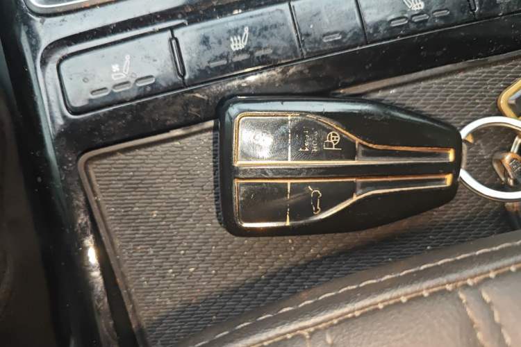 Used Hongqi HS5 2022 2.0T Smart Connect Flagship Enjoyment Purchase Edition Vehicle Key