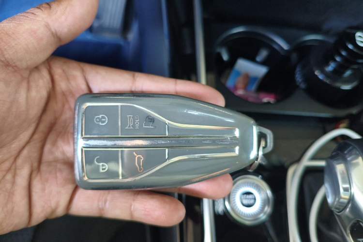Used Hongqi HS5 2022 Facelifted Version 2.0T Smart Connect Flagship All-Wheel-Drive Edition Vehicle Key