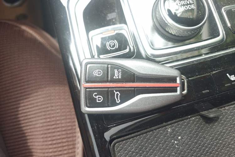 Used Hongqi HS5 2022 Revised Version 2.0T Smart Connect Flagship Edition Vehicle Key