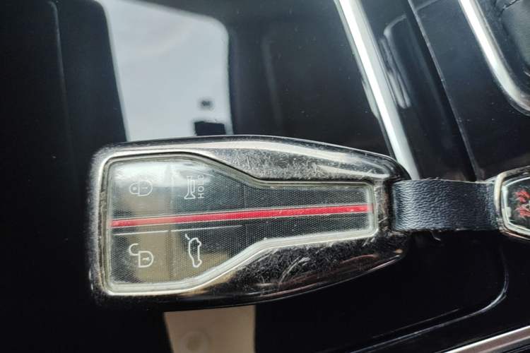 Used Hongqi HS5 2022 Revised Version 2.0T Smart Connect Flagship Edition Vehicle Key
