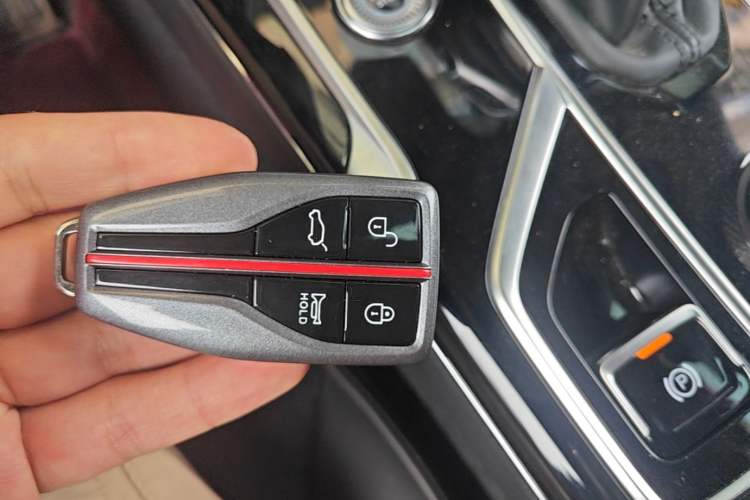 Used Hongqi HS5 2022 Revised Version 2.0T Smart Connect Flagship Edition Vehicle Key