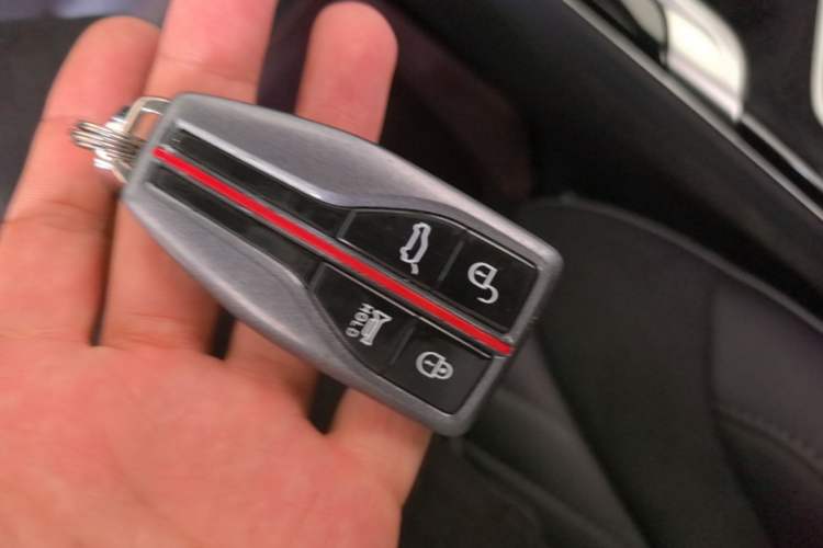 Used Hongqi HS5 2022 Revised Version 2.0T Smart Connect Flagship Edition Vehicle Key