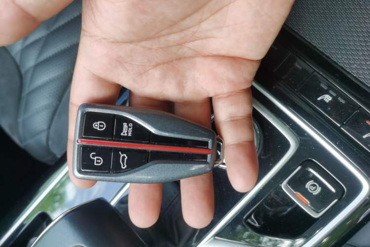 Used Hongqi HS5 2022 Revised Version 2.0T Smart Connect Flagship Edition Vehicle Key