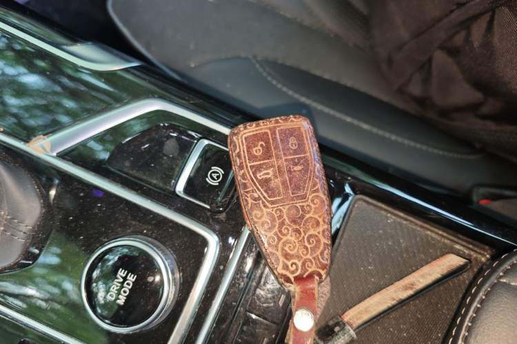 Used Hongqi HS5 2022 Revised Version 2.0T Smart Connect Flagship Edition Vehicle Key
