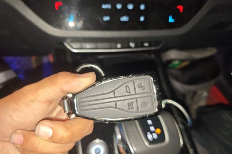 Used Hongqi HS5 2022 Facelifted Version 2.0T Smart Connect Flagship Edition Vehicle Key