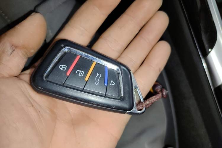 Used Hongqi HS5 2022 Revised Version 2.0T Smart Connect Flagship Edition Vehicle Key