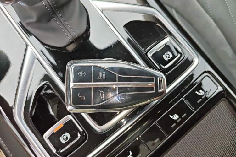 Used Hongqi HS5 2022 2.0T Smart Connect Flagship Edition Vehicle Key