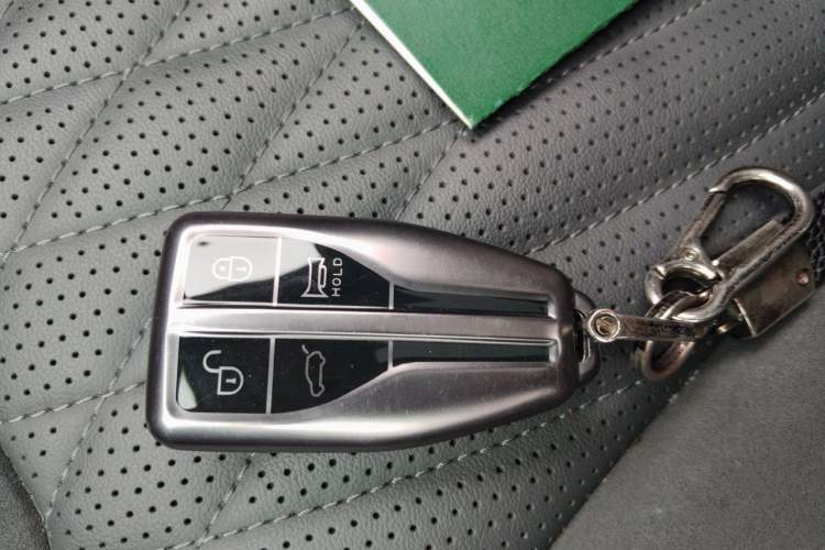 Used Hongqi HS5 2022 Revised Version 2.0T Smart Connect Flagship Edition Vehicle Key