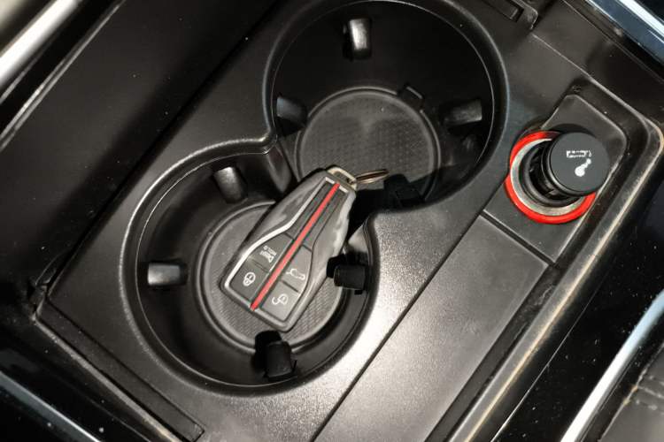 Used Hongqi HS5 2022 Revised Version 2.0T Smart Connect Flagship Edition Vehicle Key