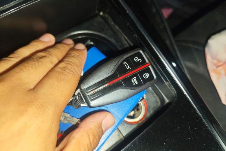 Used Hongqi HS5 2022 2.0T Smart Connect Flagship All-Wheel-Drive Version Vehicle Key