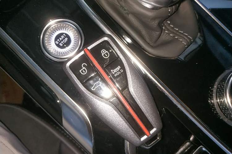 Used Hongqi HS5 2022 Revised Version 2.0T Smart Connect Flagship Edition Vehicle Key