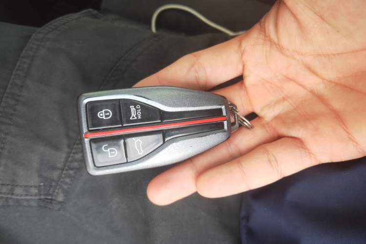 Used Hongqi HS5 2022 Revised Version 2.0T Smart Connect Flagship Edition Vehicle Key