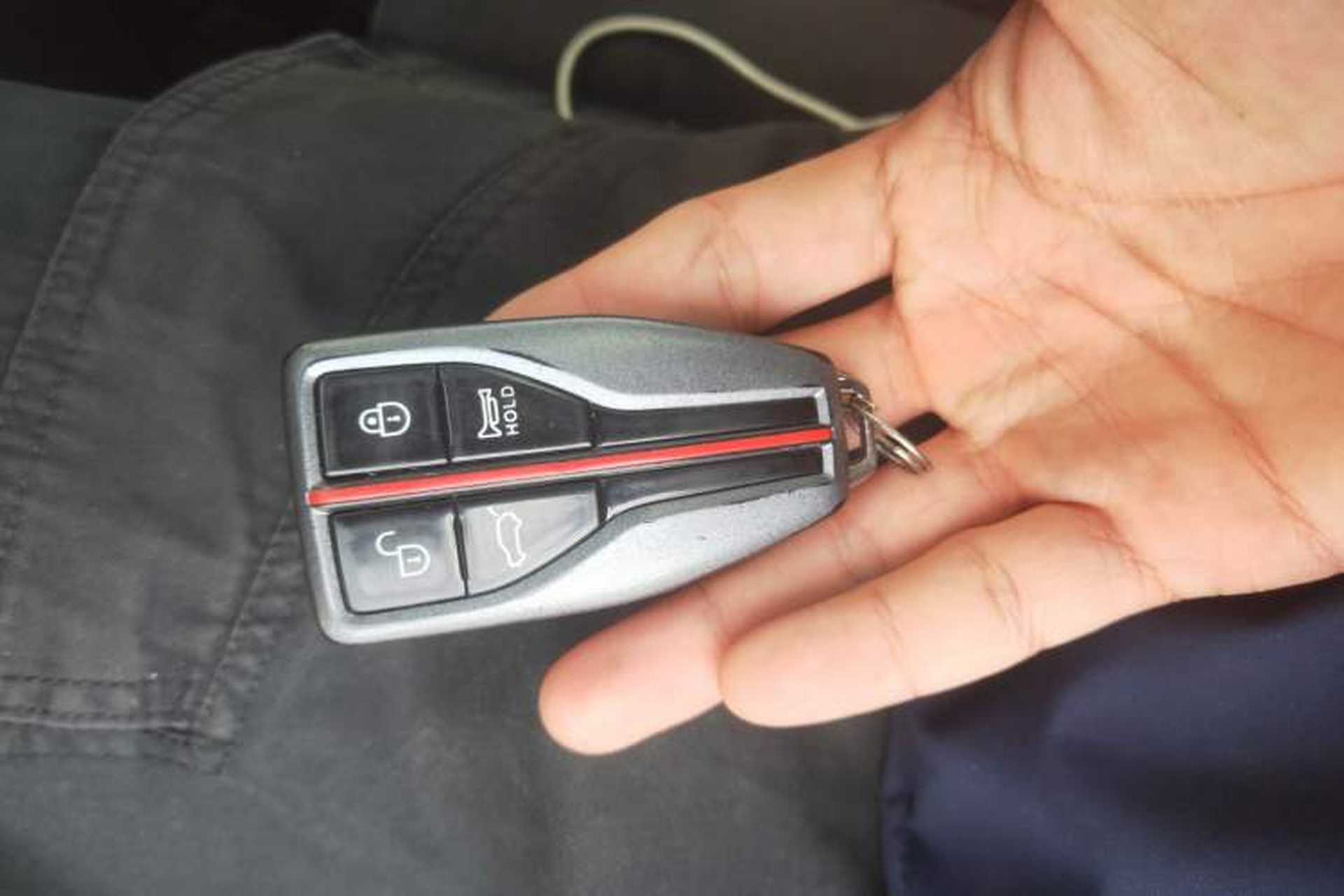 Used Hongqi HS5 2022 Revised Version 2.0T Smart Connect Flagship Edition Vehicle Key