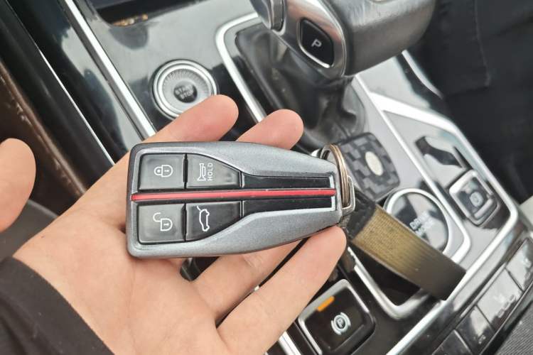 Used Hongqi HS5 2022 Revised Version 2.0T Smart Connect Flagship Edition Vehicle Key