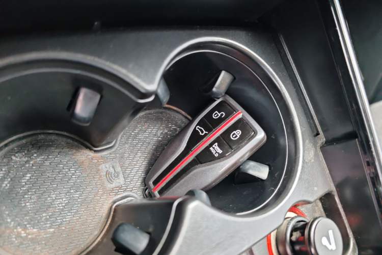 Used Hongqi HS5 2022 Facelifted Version 2.0T Smart Connect Flagship All-Wheel-Drive Edition Vehicle Key