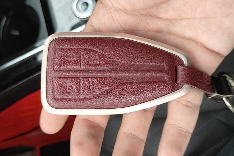 Used Hongqi HS5 2022 Revised Version 2.0T Smart Connect Flagship Edition Vehicle Key