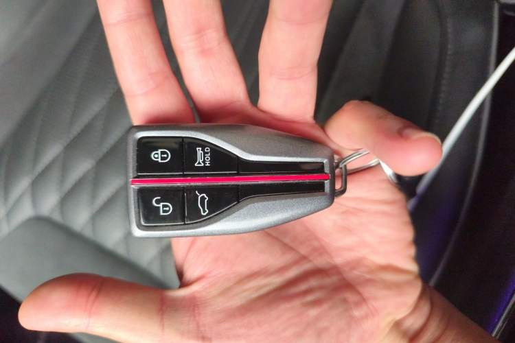 Used Hongqi HS5 2022 Revised Version 2.0T Smart Connect Flagship Edition Vehicle Key