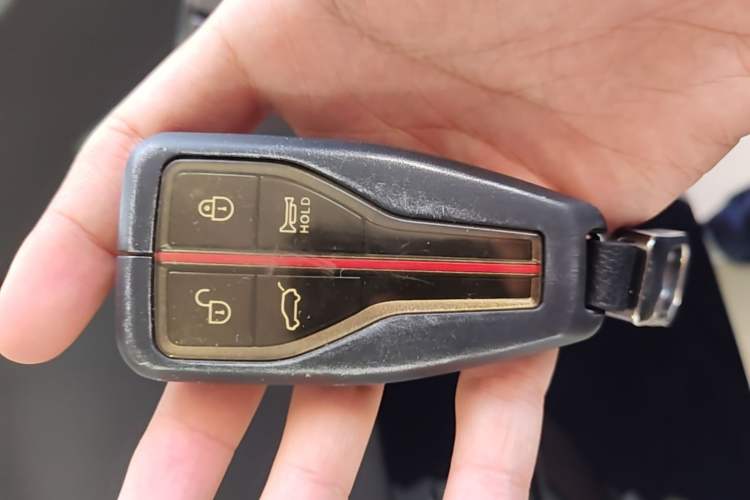 Used Hongqi HS5 2022 Facelifted Version 2.0T Smart Connect Flagship All-Wheel-Drive Edition Vehicle Key