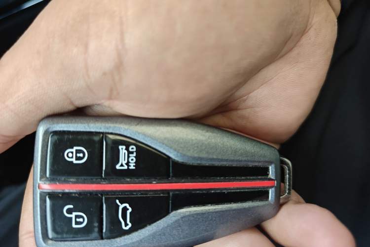 Used Hongqi HS5 2022 Revised Version 2.0T Smart Connect Flagship Edition Vehicle Key