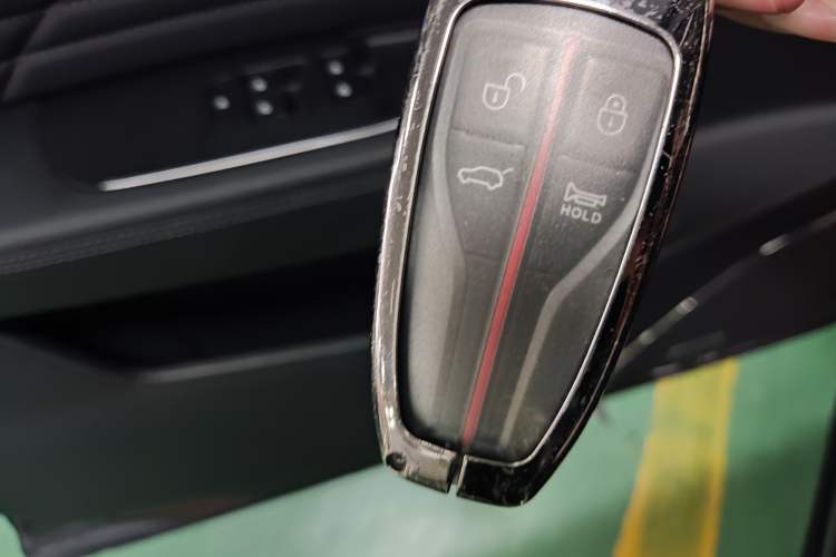 Used Hongqi HS5 2022 Facelifted Version 2.0T Smart Connect Flagship All-Wheel-Drive Edition Vehicle Key