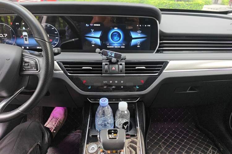 Used Hongqi HS5 2022 Revised Version 2.0T Smart Connect Flagship Edition Audio And AC Panel