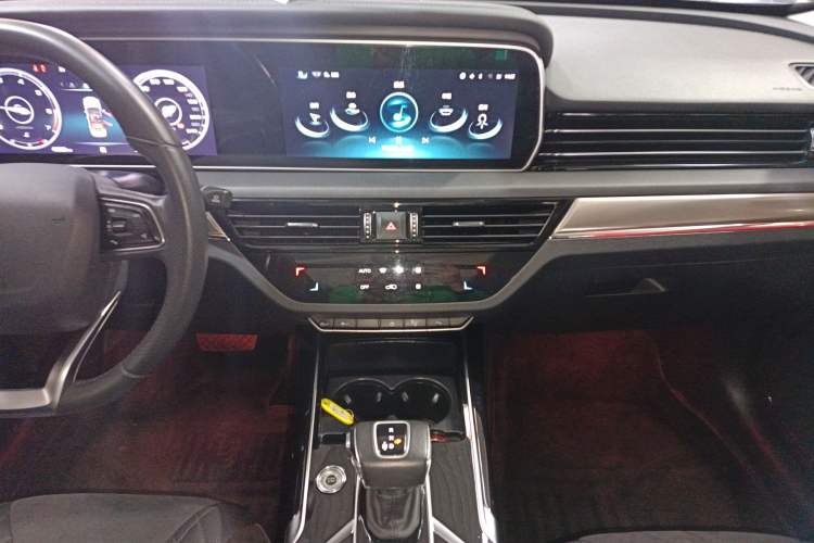 Used Hongqi HS5 2022 Revised Version 2.0T Smart Connect Flagship Edition Audio And AC Panel