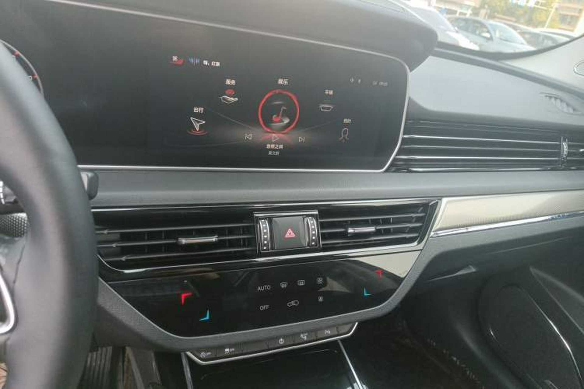 Used Hongqi HS5 2022 Revised Version 2.0T Smart Connect Flagship Edition Audio And AC Panel